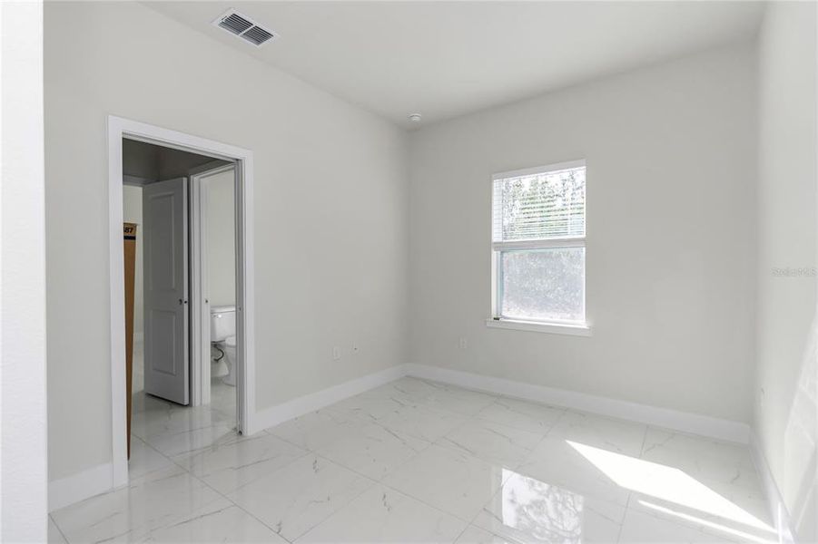 Spacious, unfurnished interior of a new home in , Ocala (Image 34).