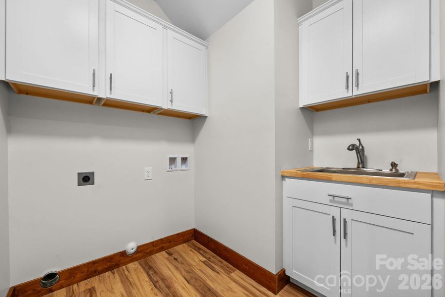 Image 44 of a home in .