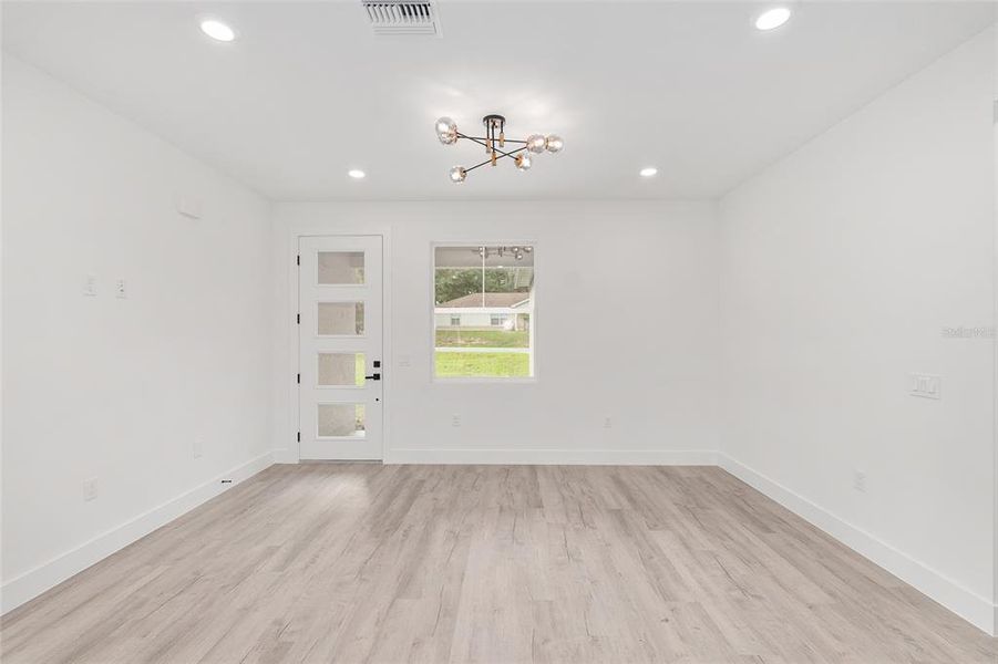 Spacious, unfurnished interior of a new home in , Ocala (Image 19).
