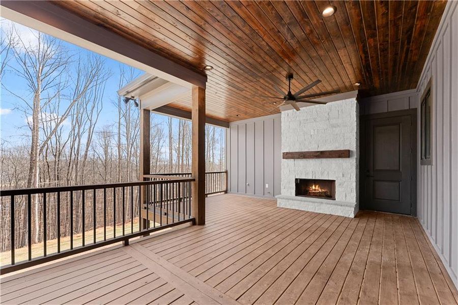 Exterior details and patio area of a home in , Gainesville (Image 34).