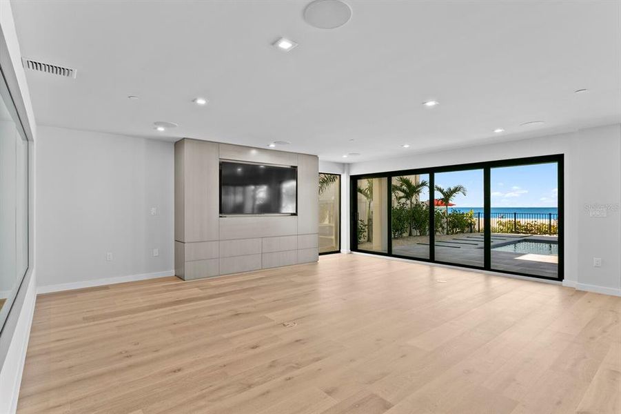 Spacious, unfurnished interior of a new home in , Indian Rocks Beach (Image 43).