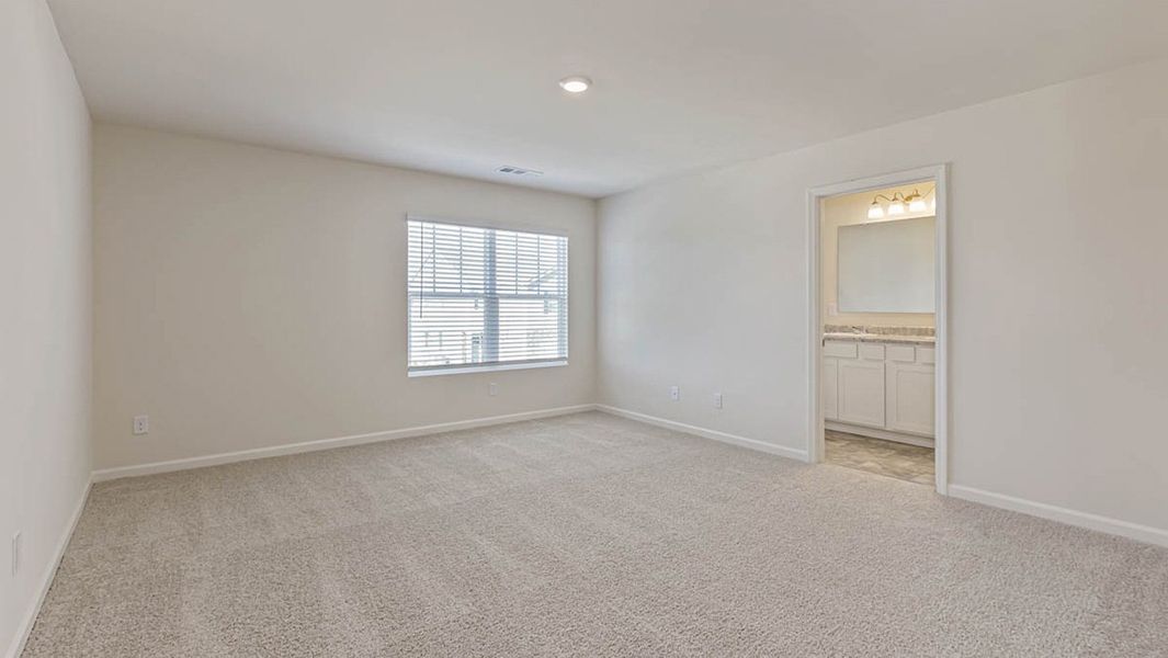 Spacious, unfurnished interior of a new home in Sherwood Manor, Atlanta (Image 13).