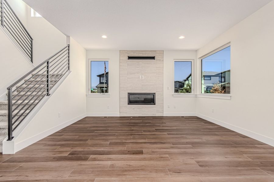 Spacious, unfurnished interior of a new home in West Grange, Longmont (Image 21).