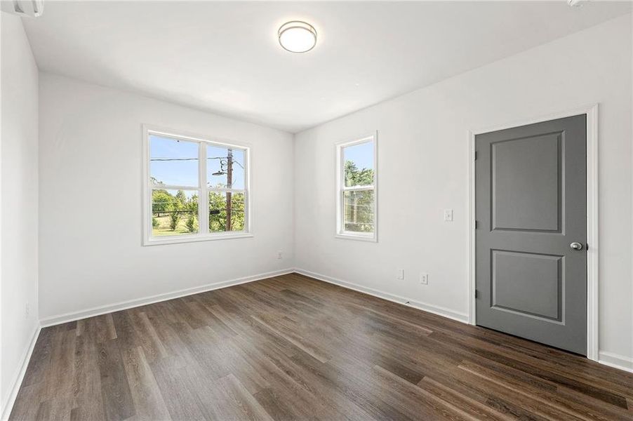 Spacious, unfurnished interior of a new home in , Atlanta (Image 14).