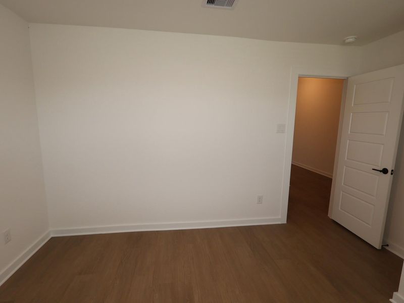 Spacious, unfurnished interior of a new home in Ambrose, La Marque (Image 28).