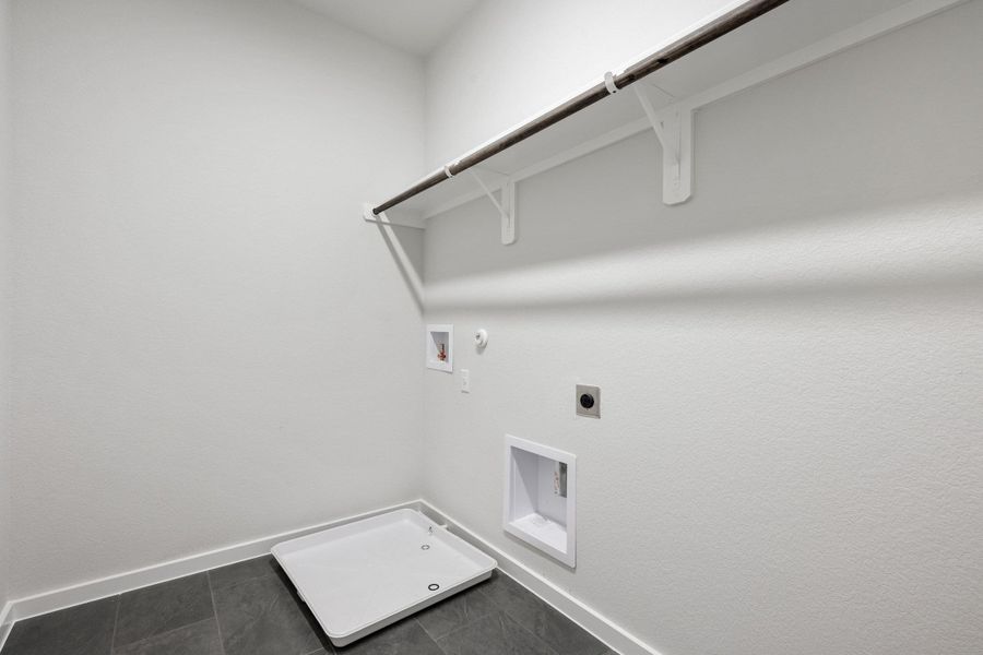 Spacious, unfurnished interior of a new home in Lariat, Liberty Hill (Image 36).