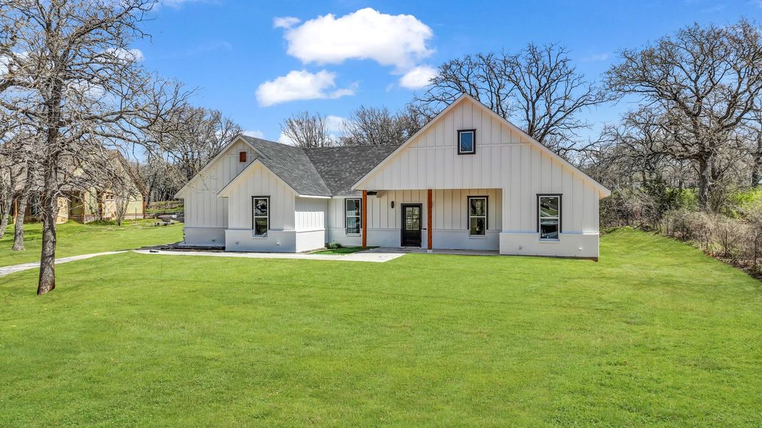 Representative exterior photo of a completed home built from the Loretta by Zeal Home Builders in Horizon Meadow Estates, Paradise, TX (Image 36). Representative exterior photo of a completed home built from the Loretta by Zeal Home Builders in Horizon Meadow Estates, Paradise, TX (Image 36).