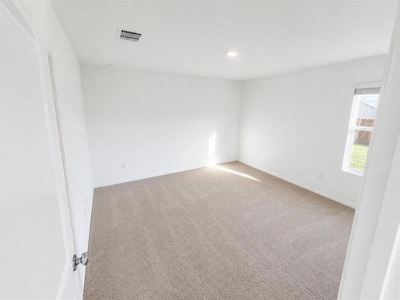 Spacious, unfurnished interior of a new home in Wright Farms: Watermill Collection, Dallas (Image 19).