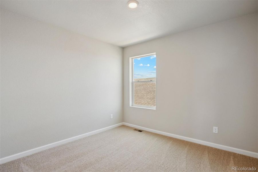 Spacious, unfurnished interior of a new home in , Severance (Image 14).