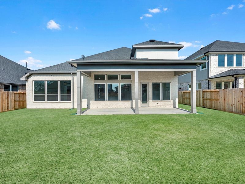 Exterior details and patio area of a home in Cross Creek Ranch, Fulshear (Image 3).