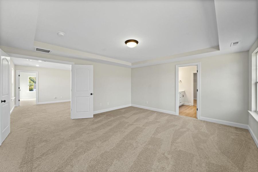 Spacious, unfurnished interior of a new home in Pisgah Park, Kernersville (Image 38).