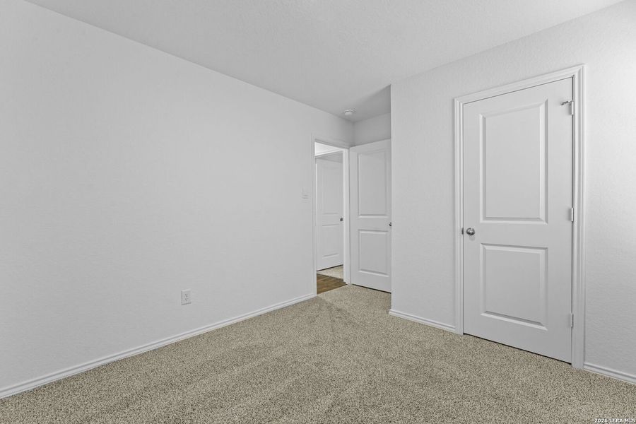 Spacious, unfurnished interior of a new home in Applewood, San Antonio (Image 13).