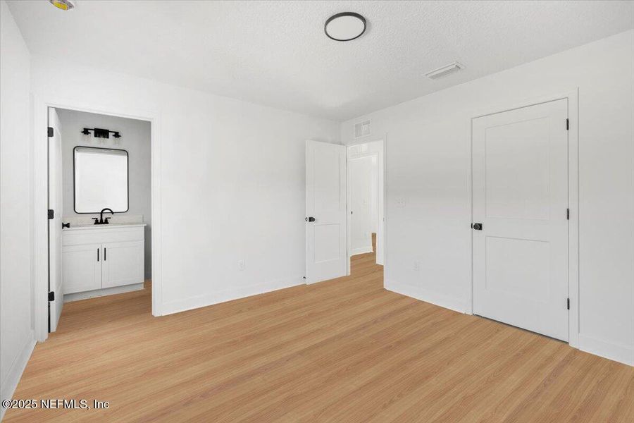 Spacious, unfurnished interior of a new home in , Keystone Heights (Image 15).