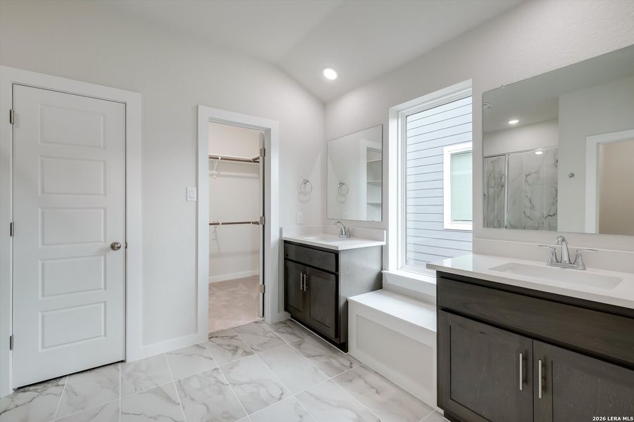 Furnished interior view inside a new home in Avondale, San Antonio (Image 9).