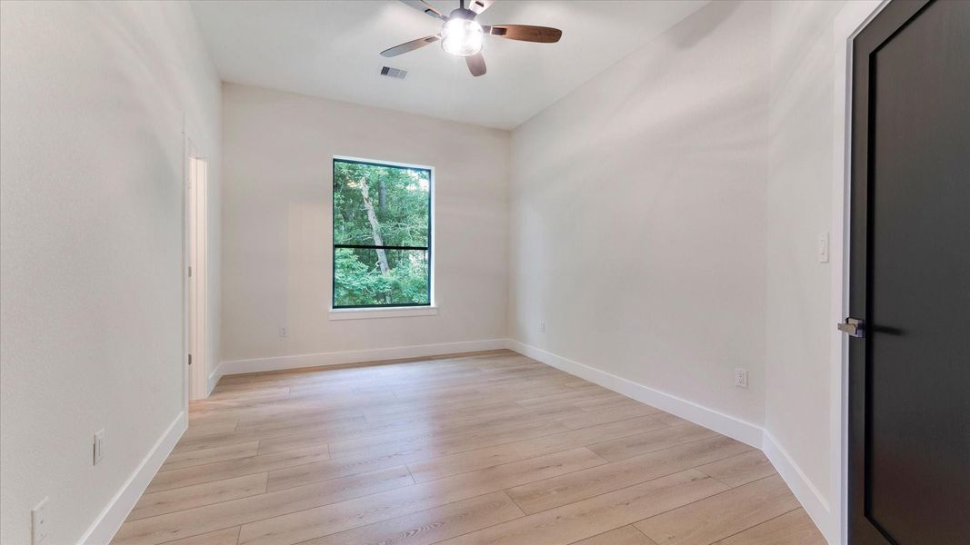 Spacious, unfurnished interior of a new home in , Conroe (Image 31).