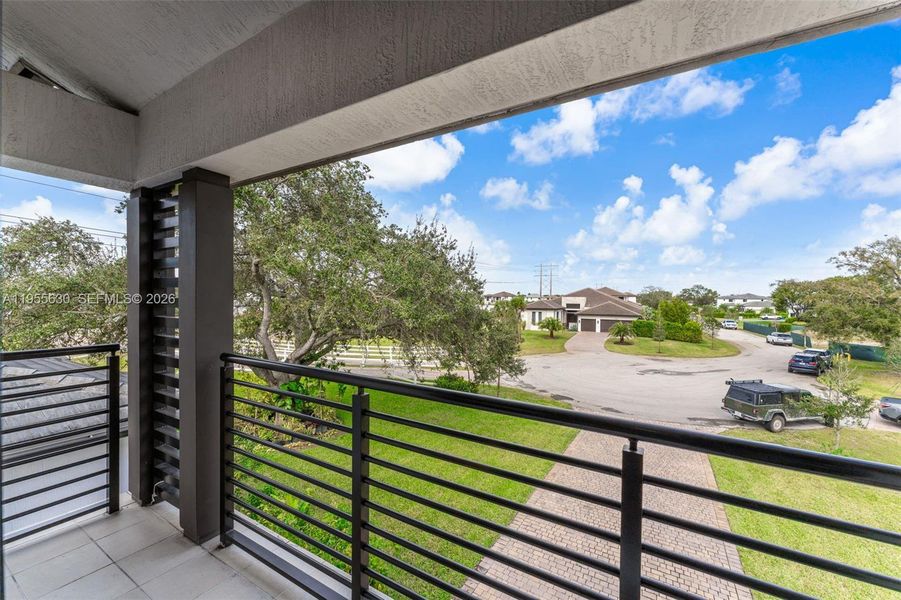 Exterior details and patio area of a home in , Southwest Ranches (Image 28).