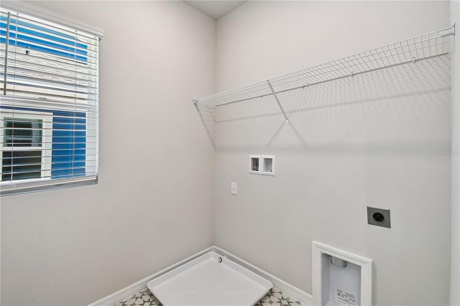Spacious, unfurnished interior of a new home in , Orlando (Image 26).