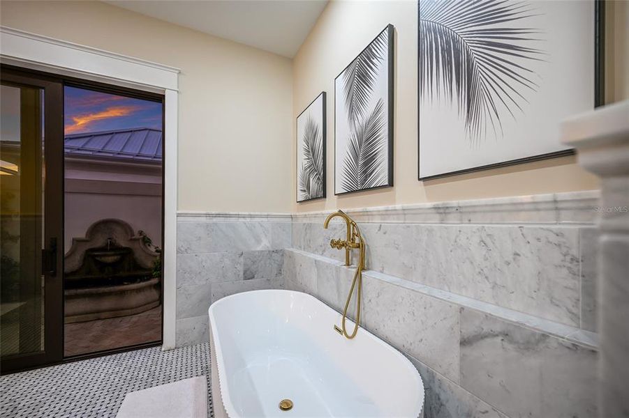 Close-up of interior finishes inside a home in , Palmetto (Image 24).