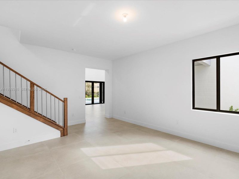 Spacious, unfurnished interior of a new home in , Miami (Image 64).