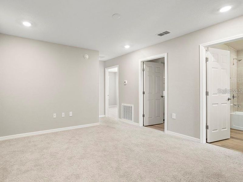Spacious, unfurnished interior of a new home in The Crossings - Townhomes, St. Cloud (Image 12).