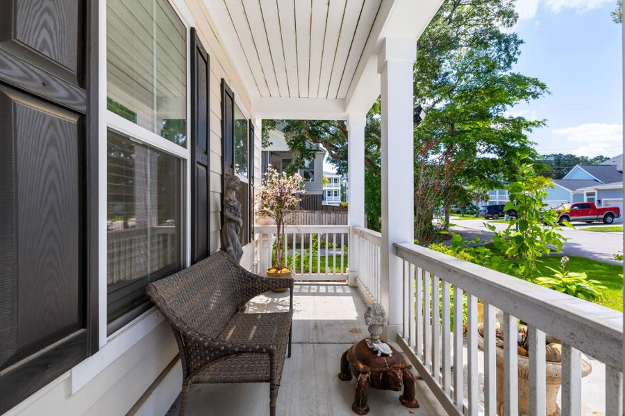 Exterior details and patio area of a home in Oak Bluff, Charleston (Image 3).