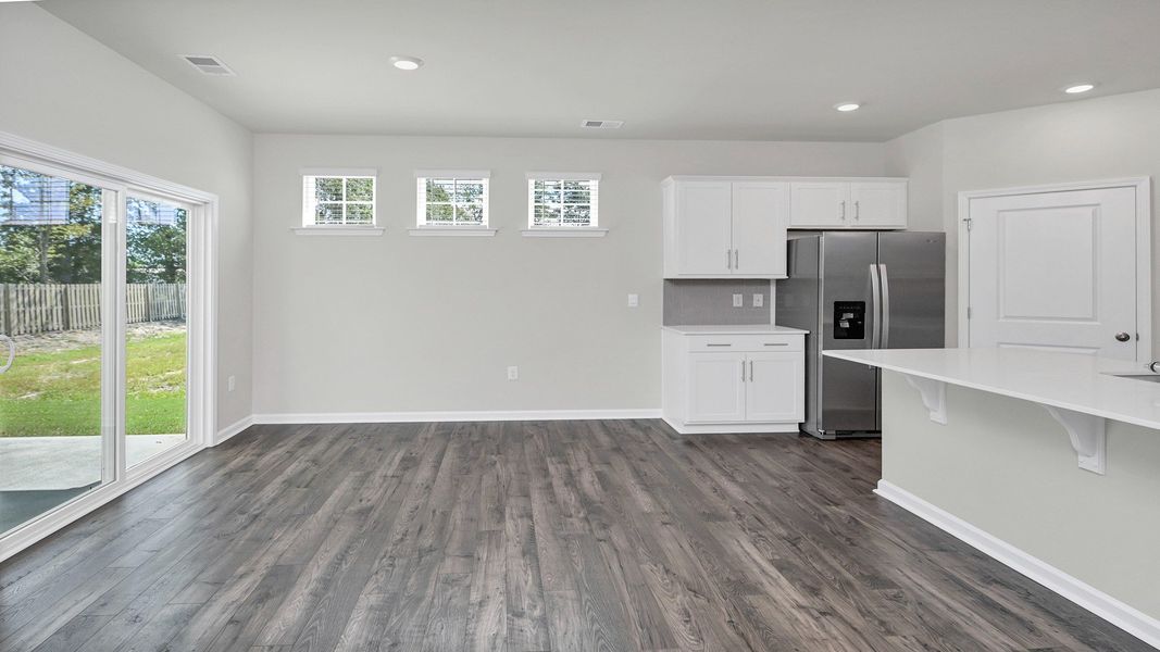 Spacious, unfurnished interior of a new home in Leatherstone, Blythewood (Image 16).