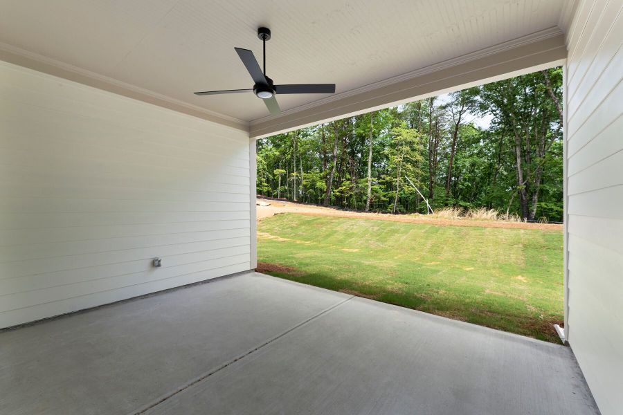 Exterior details and patio area of a home in Lake Arrowhead, Waleska (Image 23).