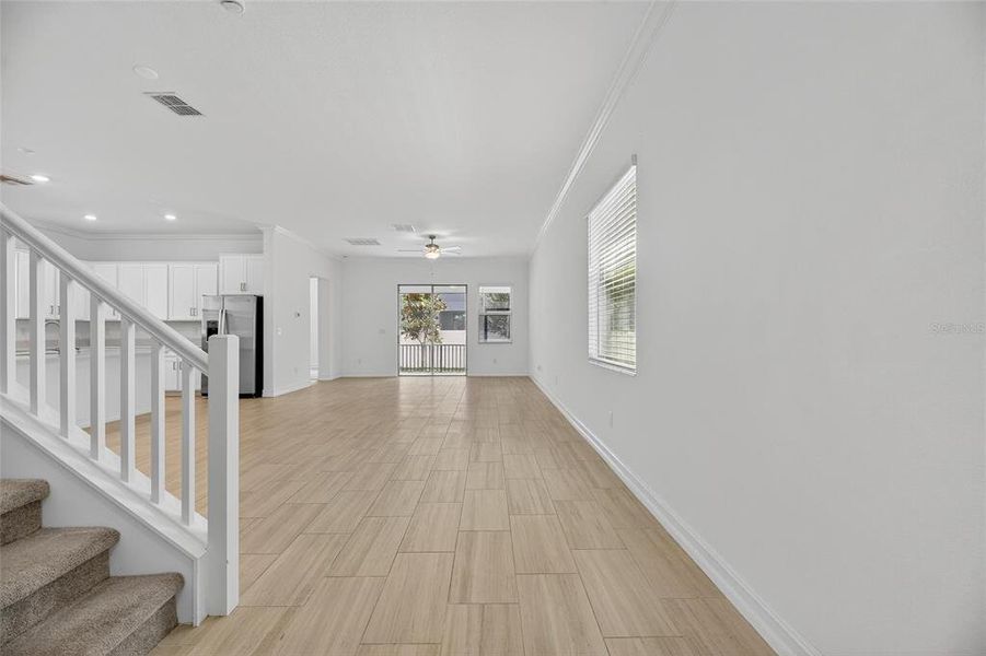 Spacious, unfurnished interior of a new home in , Tampa (Image 18).