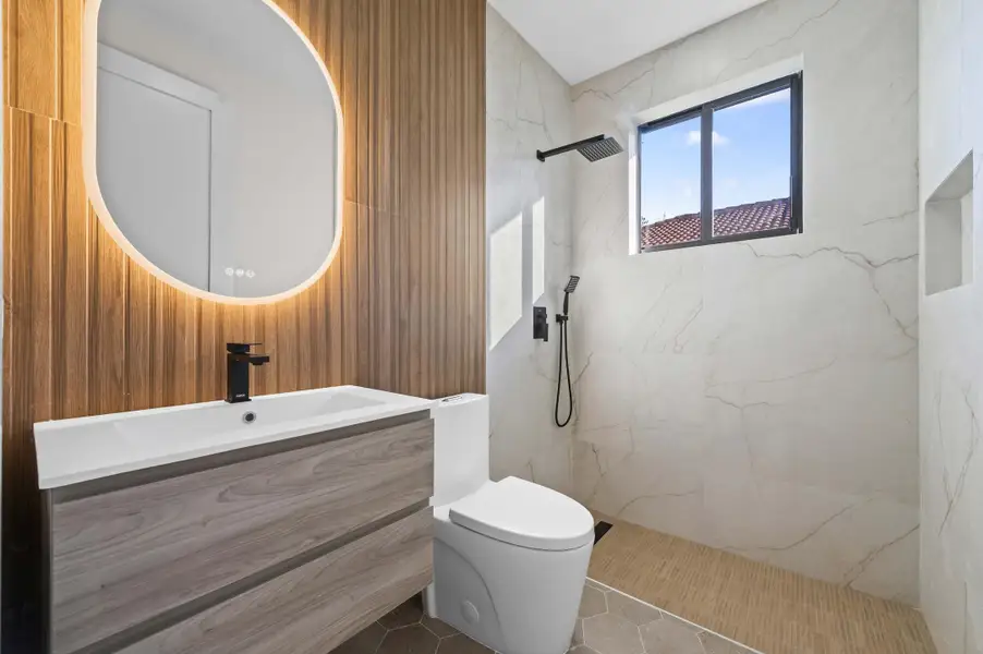 18 Bathroom 01