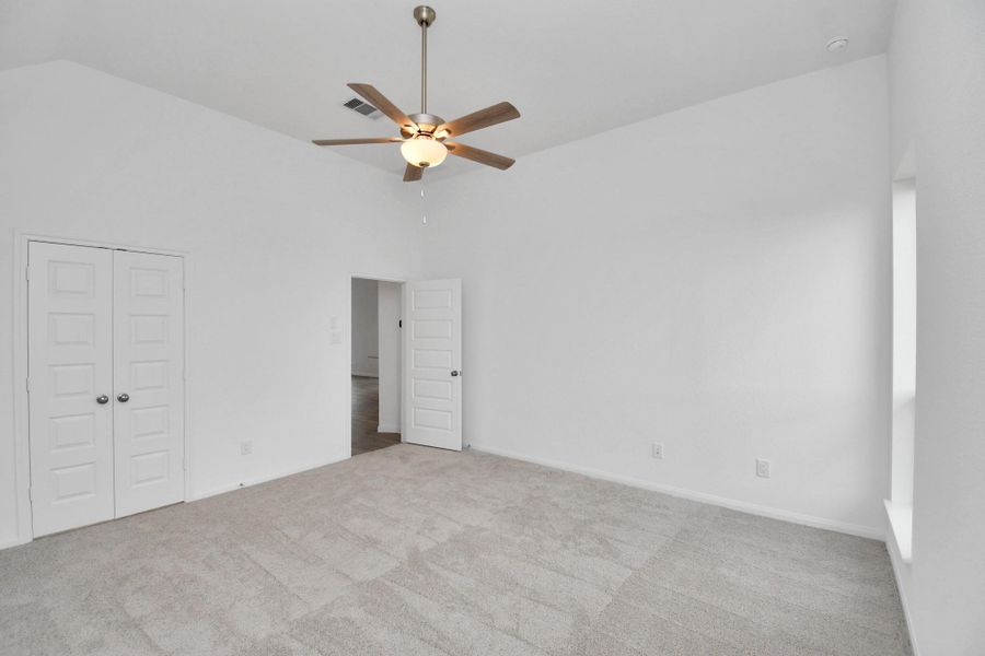 Spacious, unfurnished interior of a new home in Elyson, Katy (Image 16).