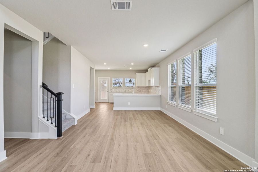 Spacious, unfurnished interior of a new home in Carmel Ranch, Schertz (Image 31). Spacious, unfurnished interior of a new home in Carmel Ranch, Schertz (Image 31).