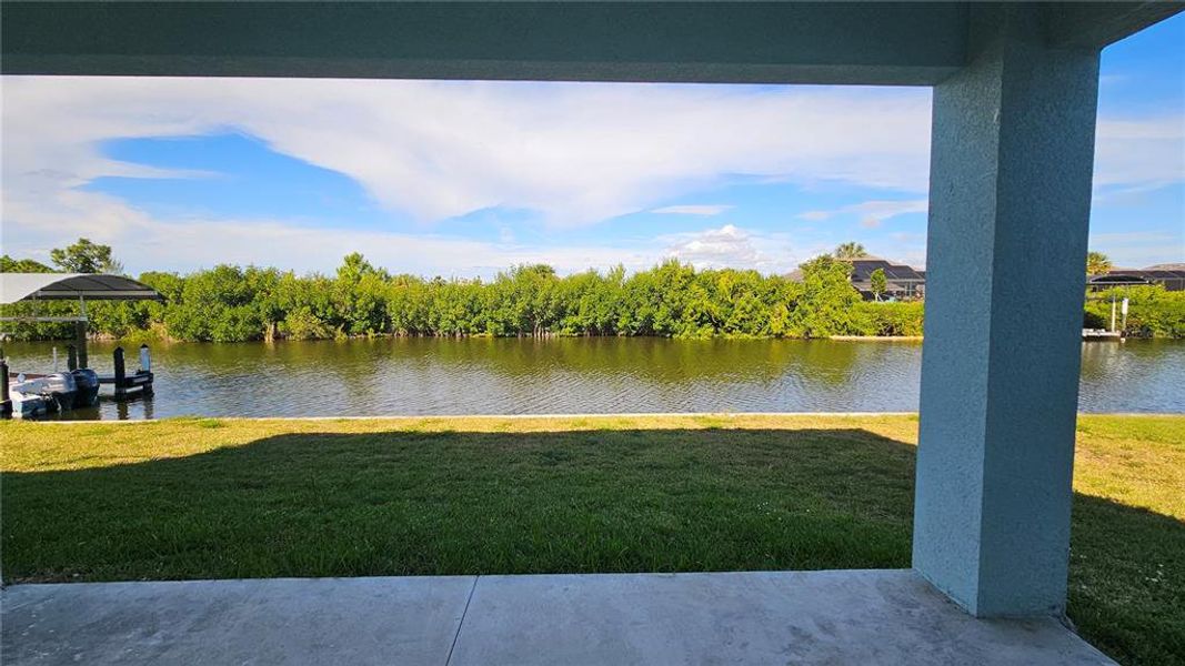 Exterior details and patio area of a home in , Port Charlotte (Image 18).