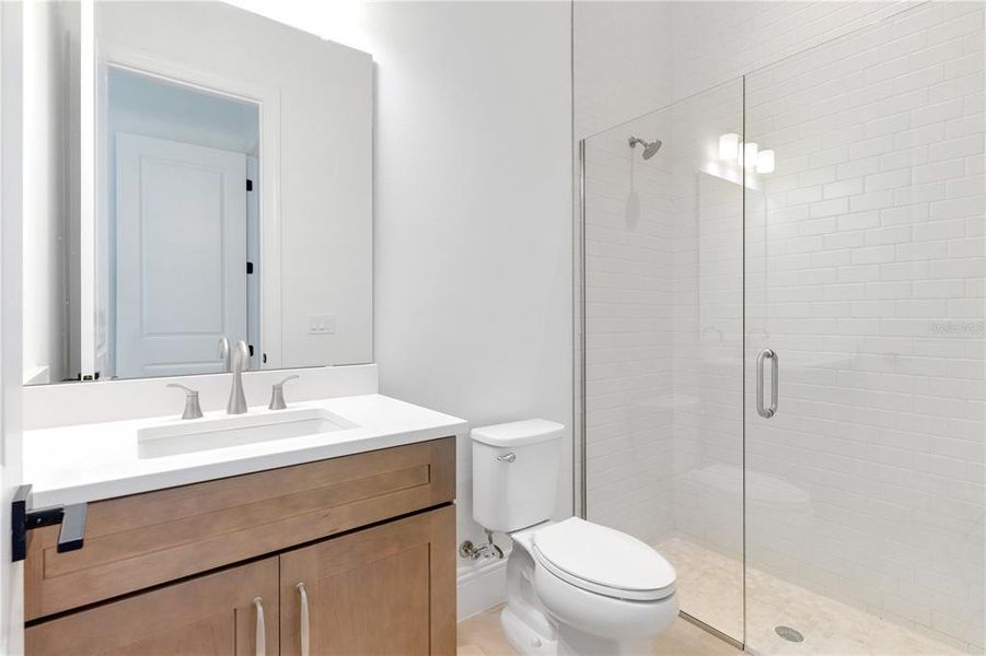 Furnished interior view inside a new home in , Orlando (Image 9).