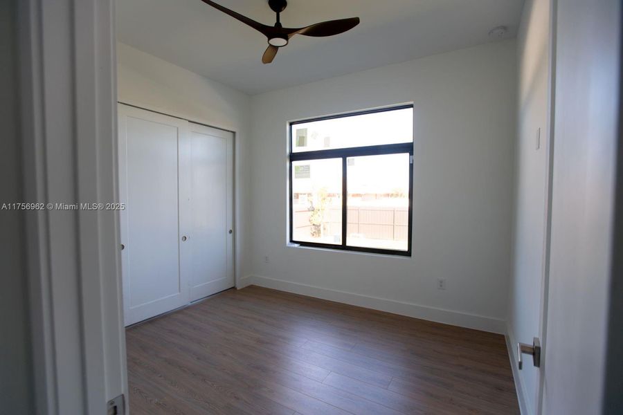 Spacious, unfurnished interior of a new home in , Cape Coral (Image 14).