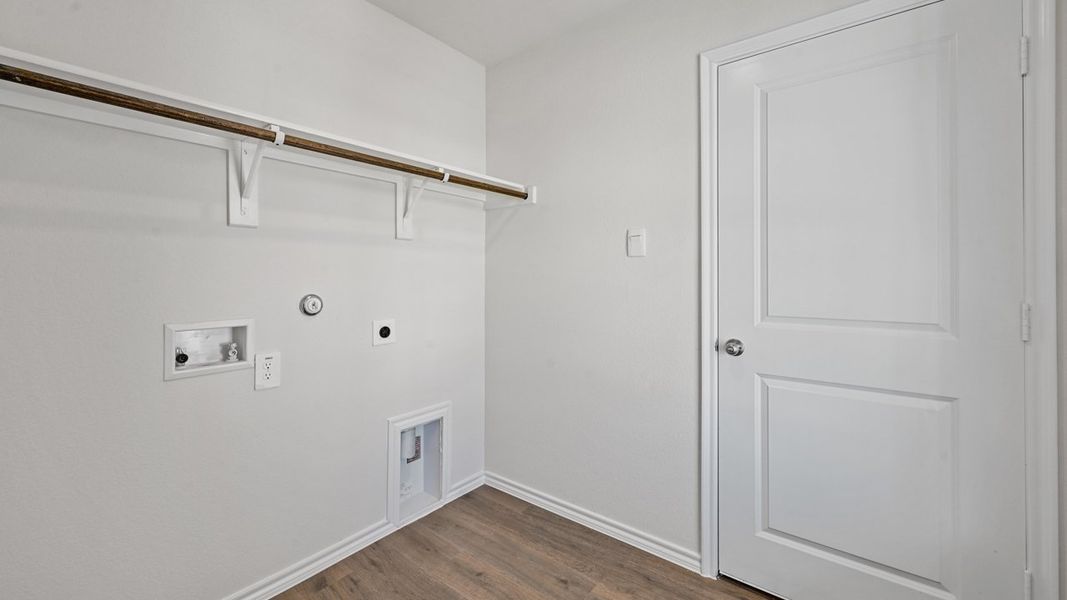 Spacious, unfurnished interior of a new home in Blaire Lake, Tyler (Image 31).