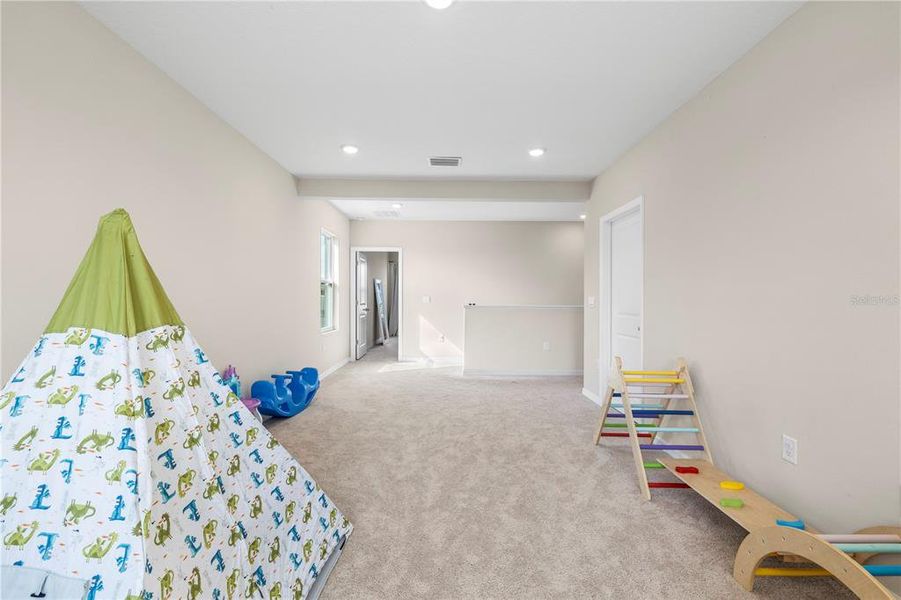 Spacious, unfurnished interior of a new home in , Wesley Chapel (Image 27).