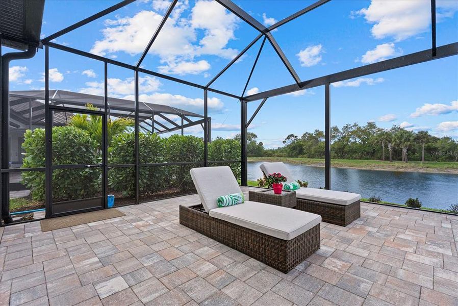 Exterior details and patio area of a home in Gran Place, Venice (Image 26).