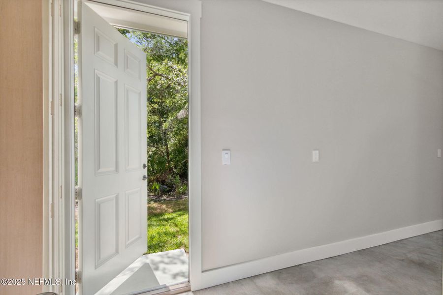 Spacious, unfurnished interior of a new home in , Yulee (Image 31).