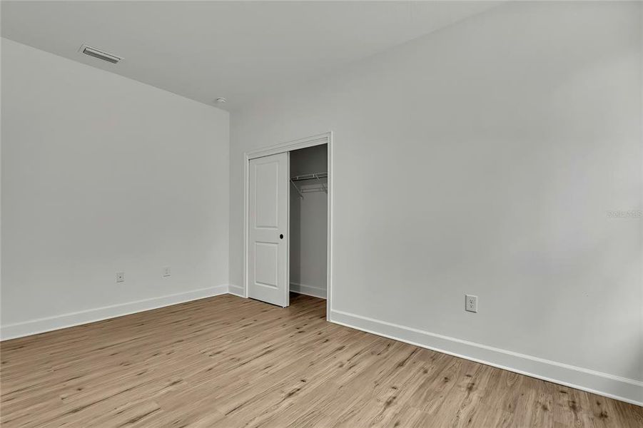 Spacious, unfurnished interior of a new home in , Weeki Wachee (Image 41).