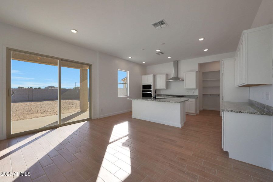 PHX_Landmarke_Lot 1188_redwood_333_kitch