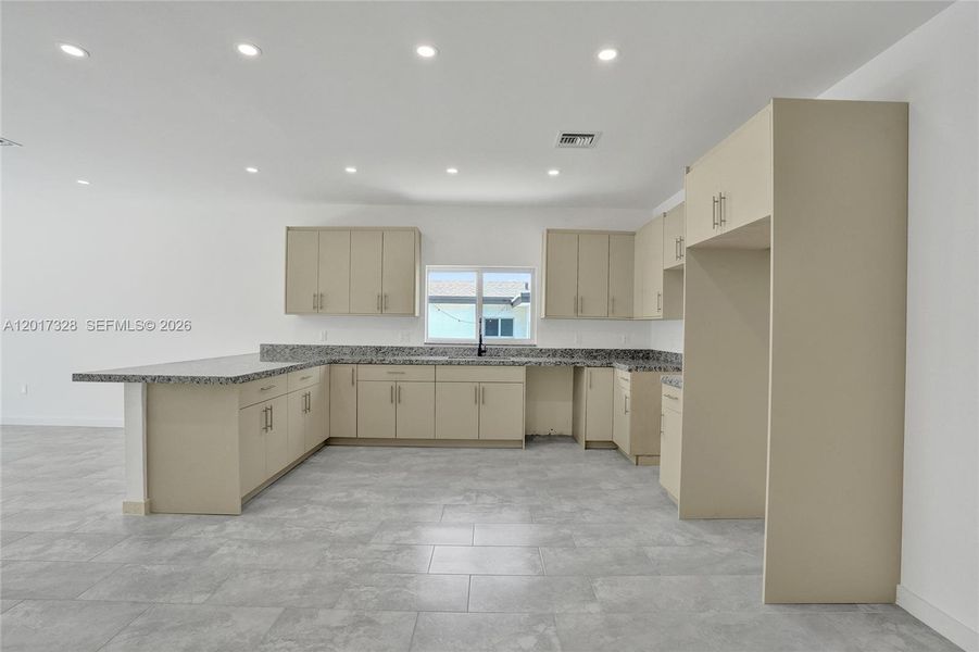 Furnished interior view inside a new home in , Fort Lauderdale (Image 9).