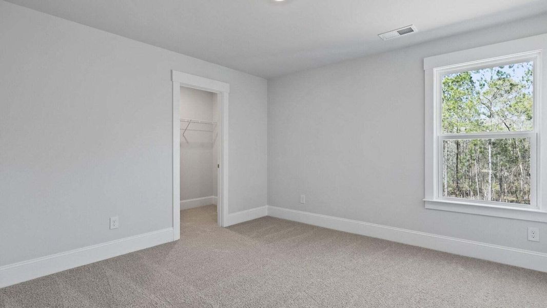 Spacious, unfurnished interior of a new home in Sheep Island, Summerville (Image 19).