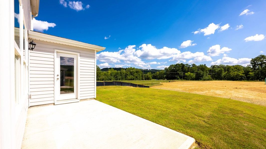 Exterior details and patio area of a home in Fieldcrest Acres, Blountville (Image 3).