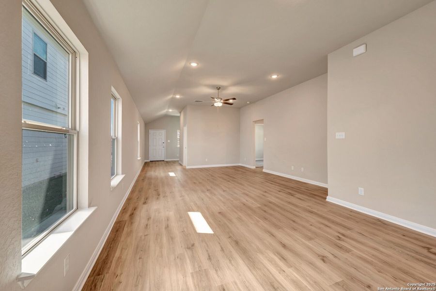 Spacious, unfurnished interior of a new home in Park Place, New Braunfels (Image 31).