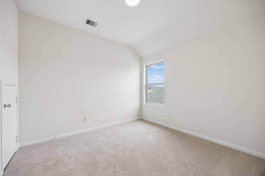 Spacious, unfurnished interior of a new home in Riviera Pines, Huffman (Image 40).