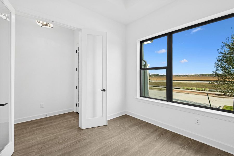 Spacious, unfurnished interior of a new home in Riceland - Enclave Row Collection, Mont Belvieu (Image 15).