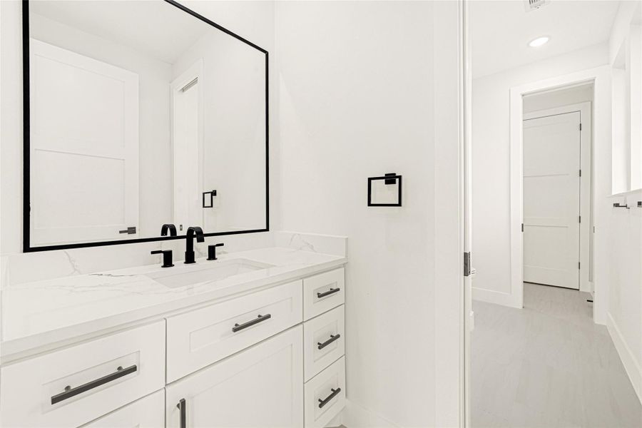 Furnished interior view inside a new home in , Rosharon (Image 7).