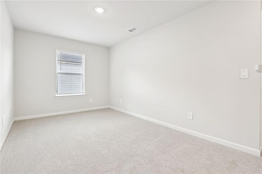 Spacious, unfurnished interior of a new home in Ivey Township, Dallas (Image 36).