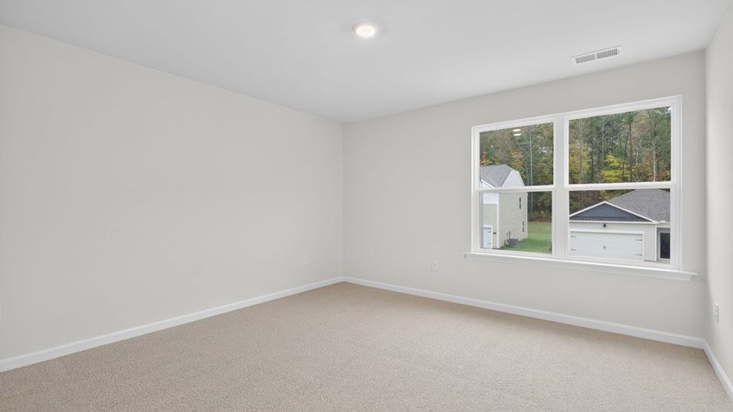 Spacious, unfurnished interior of a new home in Galvins Ridge, Sanford (Image 27).