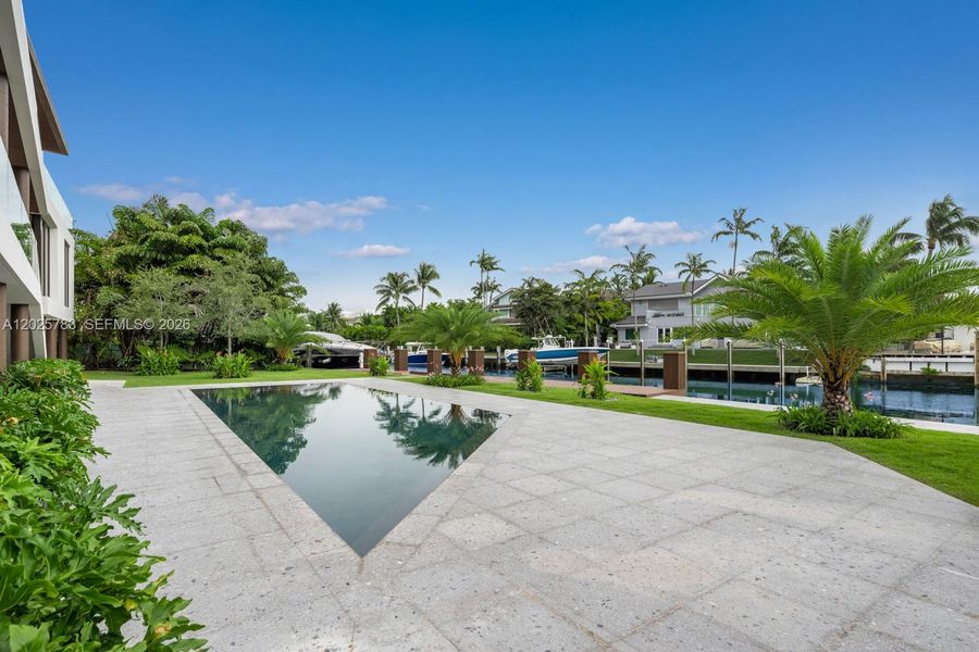 Community amenities in , Coral Gables (Image 61). Community amenities in , Coral Gables (Image 61).